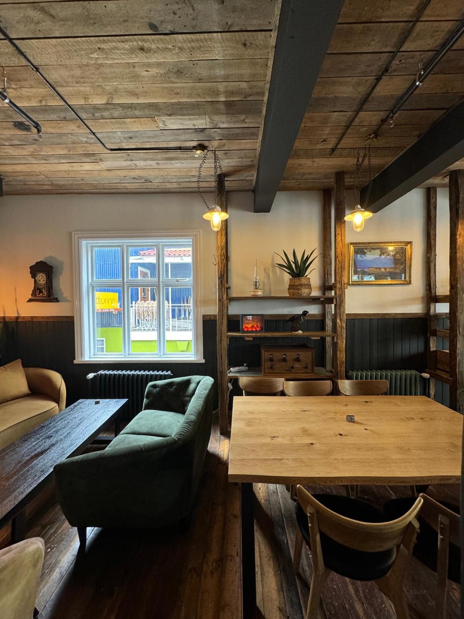 Akureyri Backpackers Hostel ภายนอก รูปภาพ