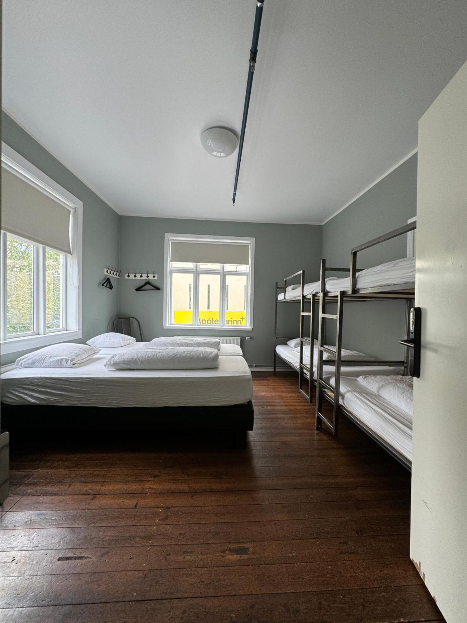 Akureyri Backpackers Hostel ภายนอก รูปภาพ